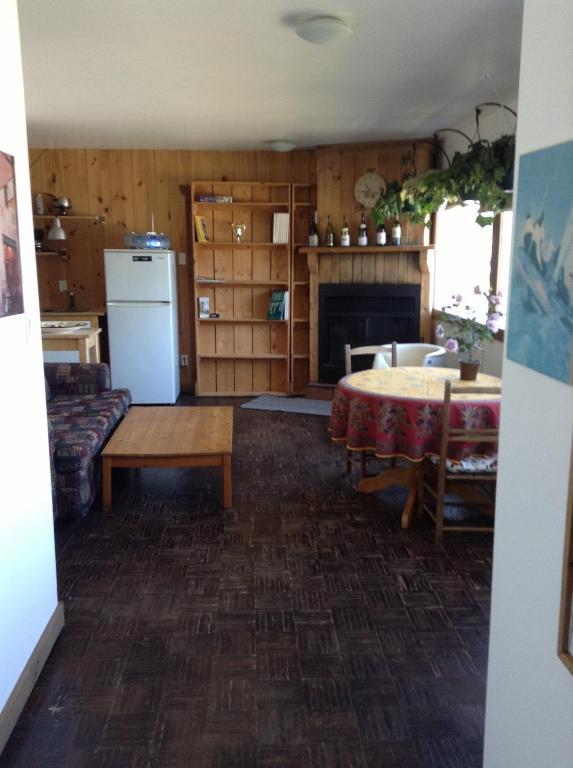 Du Orford, A, Cote Raquettes B, Cote Skis Chalet *